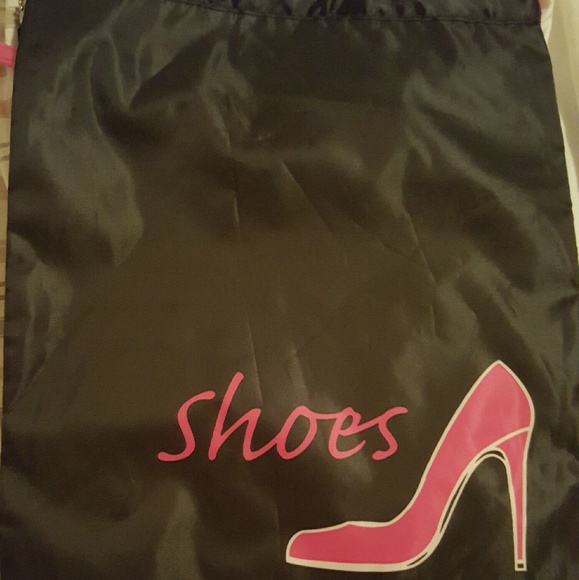 Macy's shoe bag with matching makeup bag - Picture 3 of 3