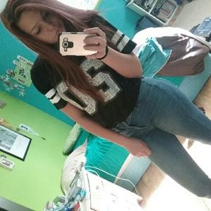 Meet your Posher, Danielle