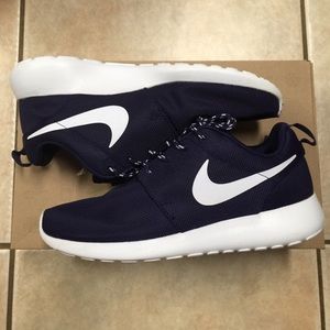 Nike RosheRun women's size 8
