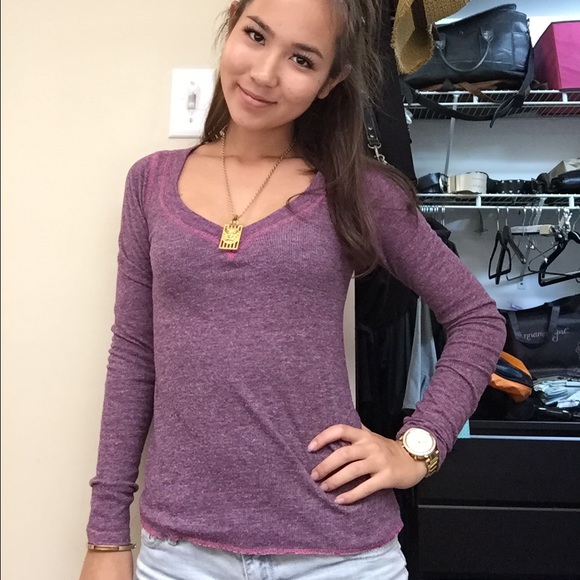Long sleeve tight shirt