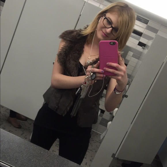 Meet your Posher, Kelly