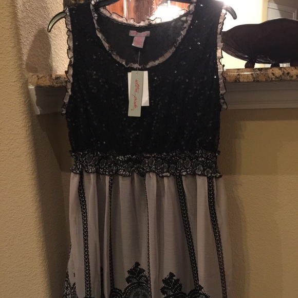 Beautiful Sequin Top Baroque Bottom Dress❤️ - Picture 3 of 4