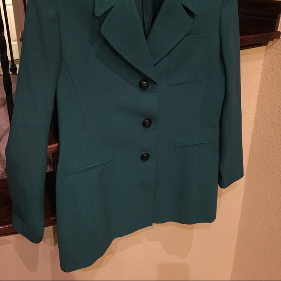 Classy Green 2 piece Petite Sophisticate Suit💐 - Picture 2 of 3