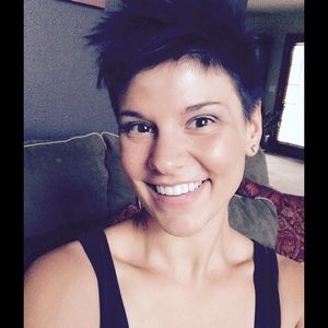 Meet your Posher, Carrie