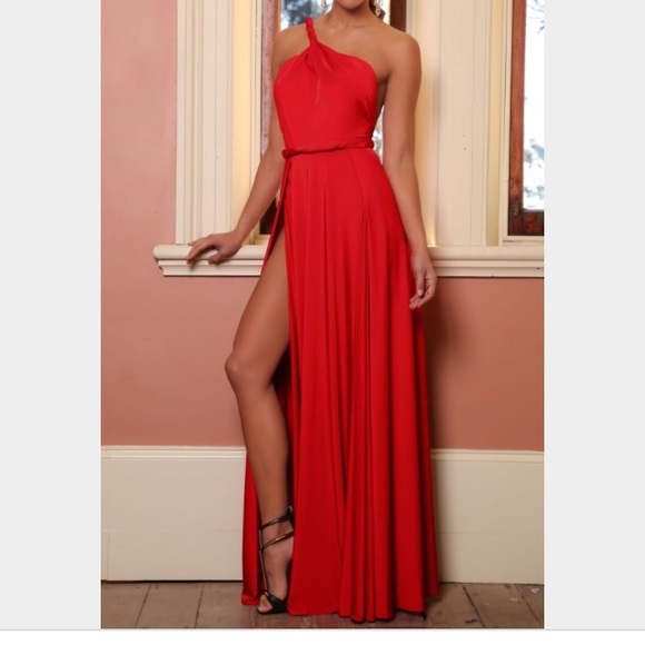 Abyys Abby red gown size small