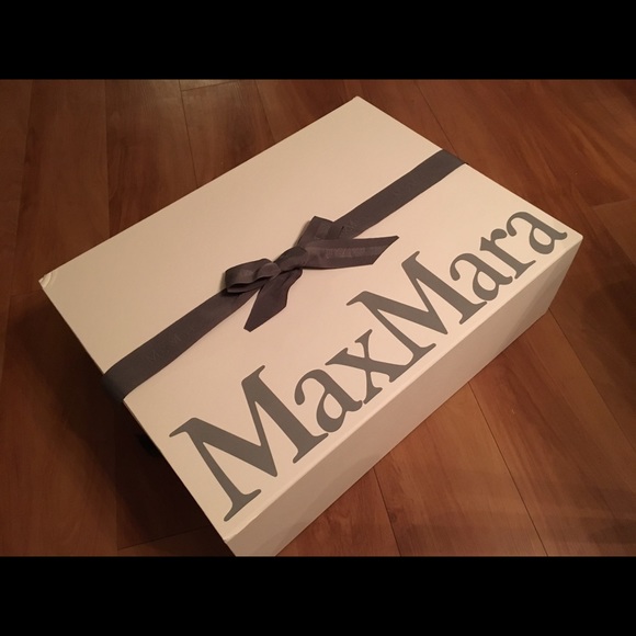 Maxmara very big box