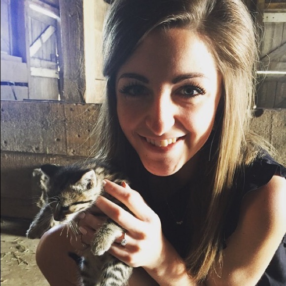 Meet your Posher, Kelli - Picture 3 of 6