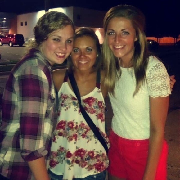 Meet your Posher, Kelli - Picture 4 of 6