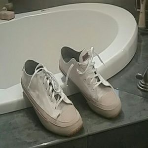 Medium sneakers