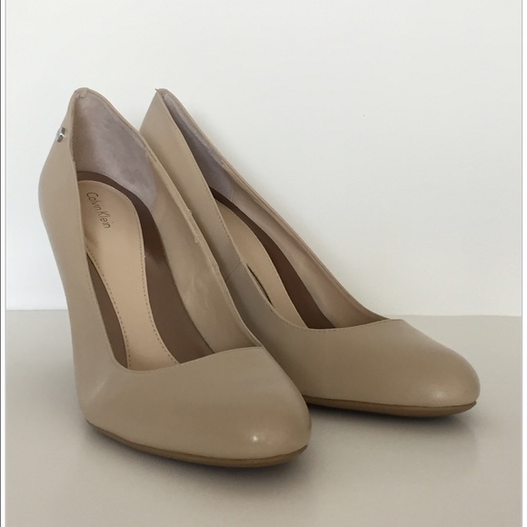 Calvin Klein Lana KidSkin Pump