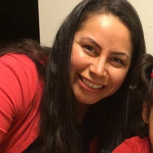 Meet your Posher, Violeta