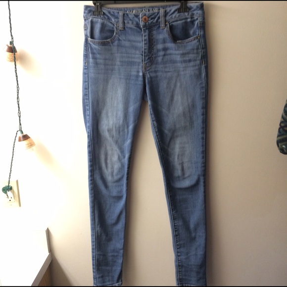 American Eagle high rise light wash skinny jeans