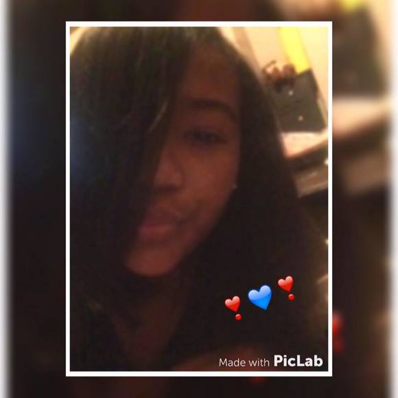 Meet your Posher, Macaya - Picture 1 of 1