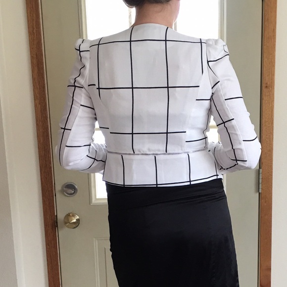 White and black blazer jacket zipper detail - Picture 2 of 4