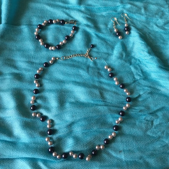 Custom made necklace, bracelet and earring set