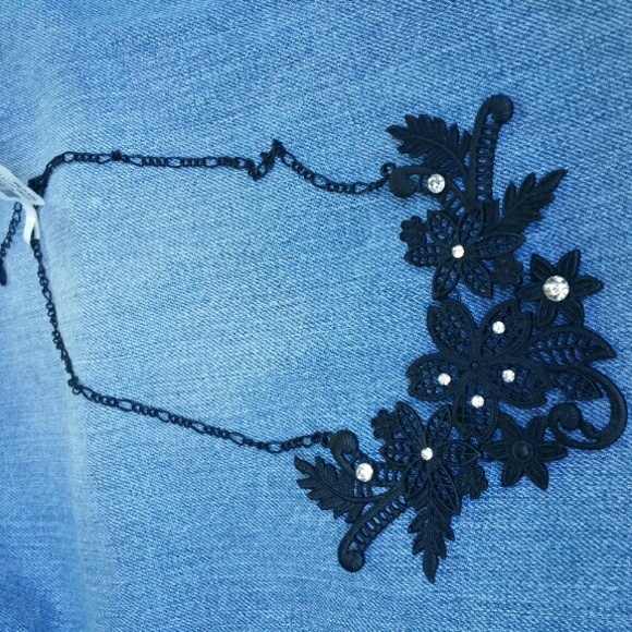 Black lace looking necklace