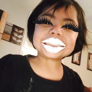 Meet your Posher, Alma