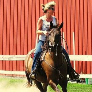 Meet your Posher, Laura