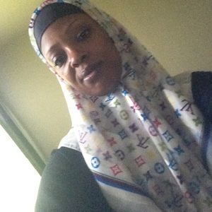 Meet your Posher, Ronika