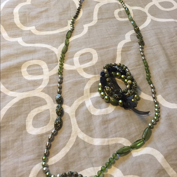 Necklace and bracelet - Picture 1 of 2