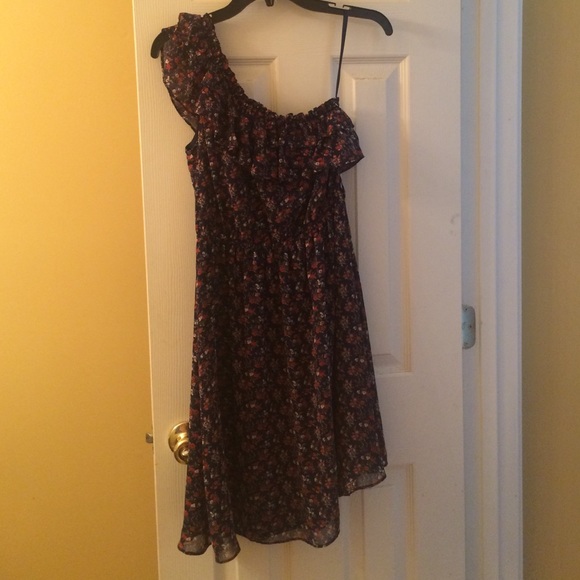 Dress - Picture 1 of 1