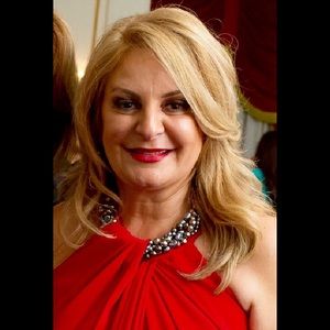 Meet your Posher, Debra