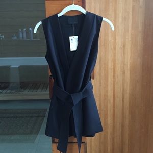 Black wrap sleeveless top size P