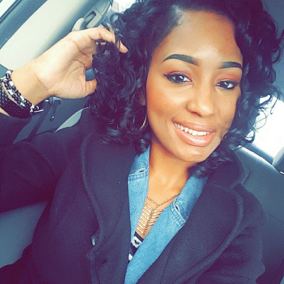 Meet your Posher, Candie