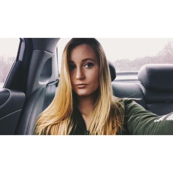 Meet your Posher, Hannah - Picture 1 of 1