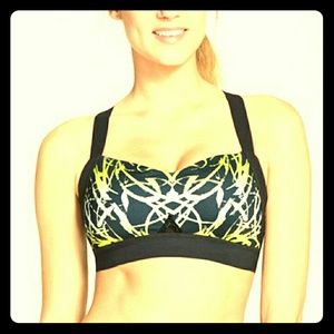 ZELLA Women's 'Glam' Scroll Print Sports Bra