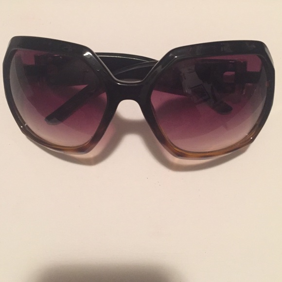 YSL Havana sunglass