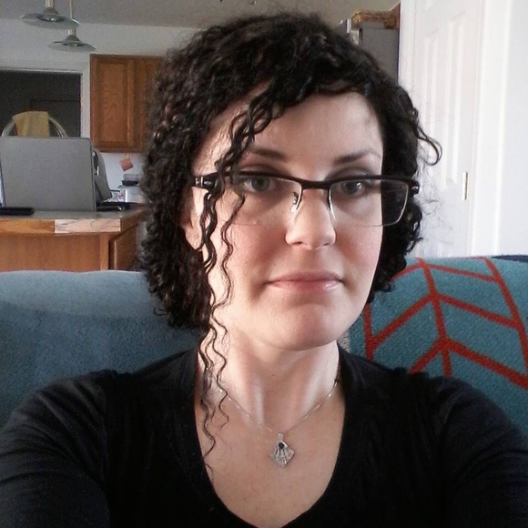 Meet your Posher, Katie - Picture 1 of 1