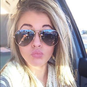 Meet your Posher, Jessica