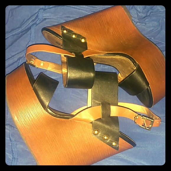 Black & brown wedges