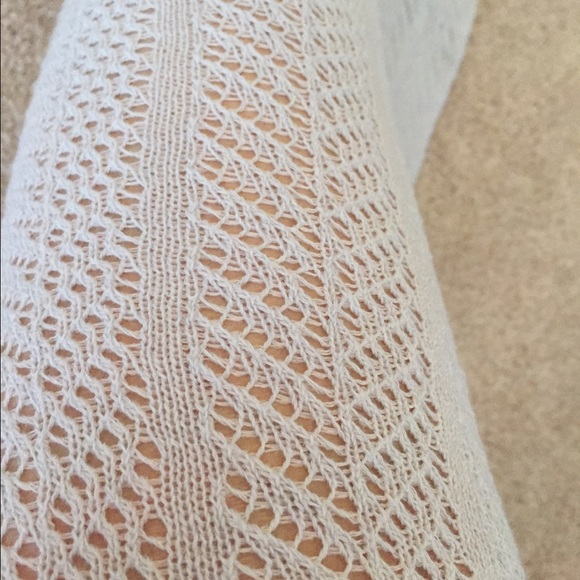 Three Birds Nest Light Gray Lace Trimmed Socks - Picture 3 of 3