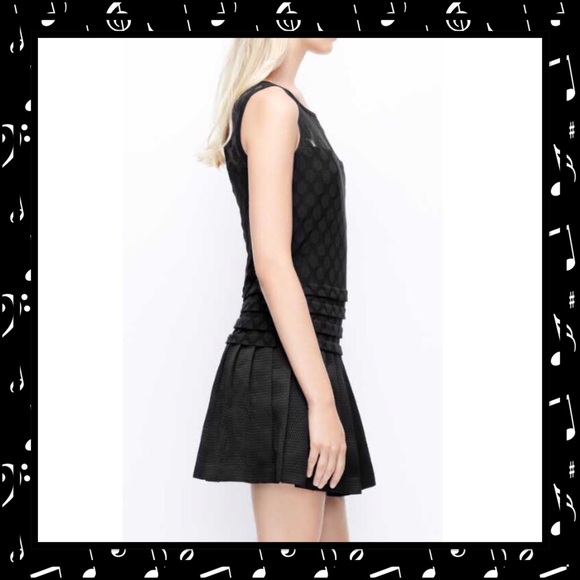 🌺HOST PICK🌺 Ann Taylor Pleated Dot Dress - Picture 3 of 4