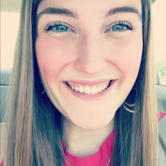 Meet your Posher, Ashley - Picture 2 of 3