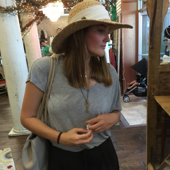 Meet your Posher, Ashley - Picture 3 of 3