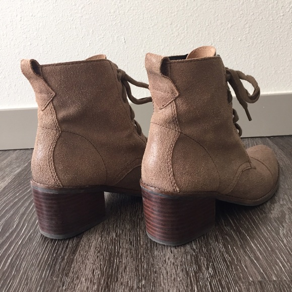 SOLD! Elea Boots - Picture 3 of 4