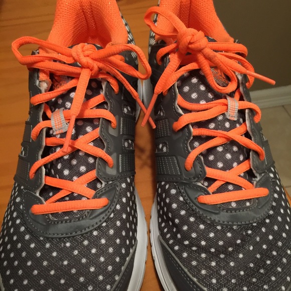 NEW ***Adidas women tenni shoes