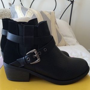 Black Booties/ ankle boots!
