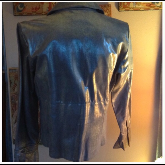 Silver metallic top - Picture 2 of 3