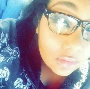 Meet your Posher, Alexia