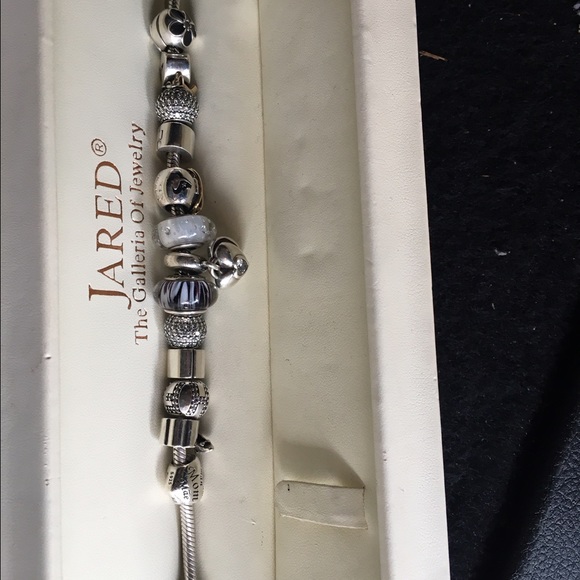 Beautiful Pandora bracelet - Picture 1 of 1