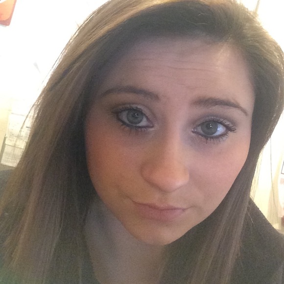 Meet your Posher, Brooke