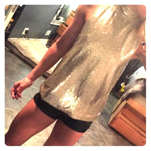 Woven sequenced top!
