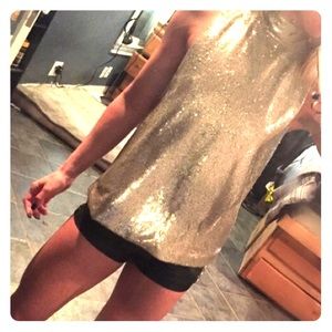 Woven sequenced top!