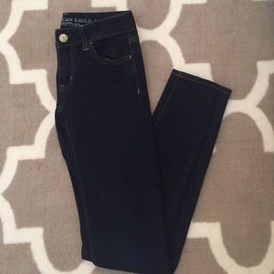 Dark Wash American Eagle Jeans!