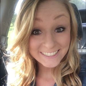 Meet your Posher, Michaela