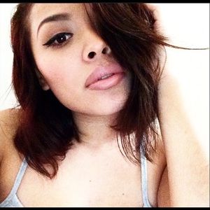 Meet your Posher, Vivian